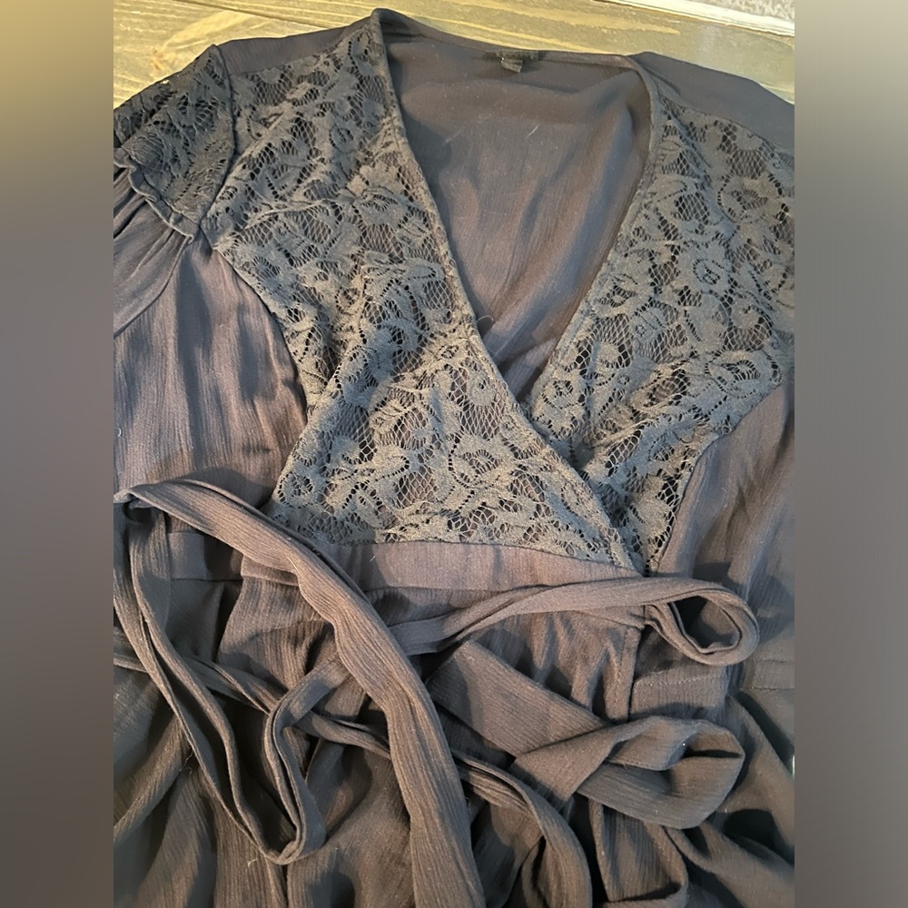 Torrid Black Crinkle Gauze Lace Wrap Top – Size 2 (2X) – Surplice - Picture 2 of 5